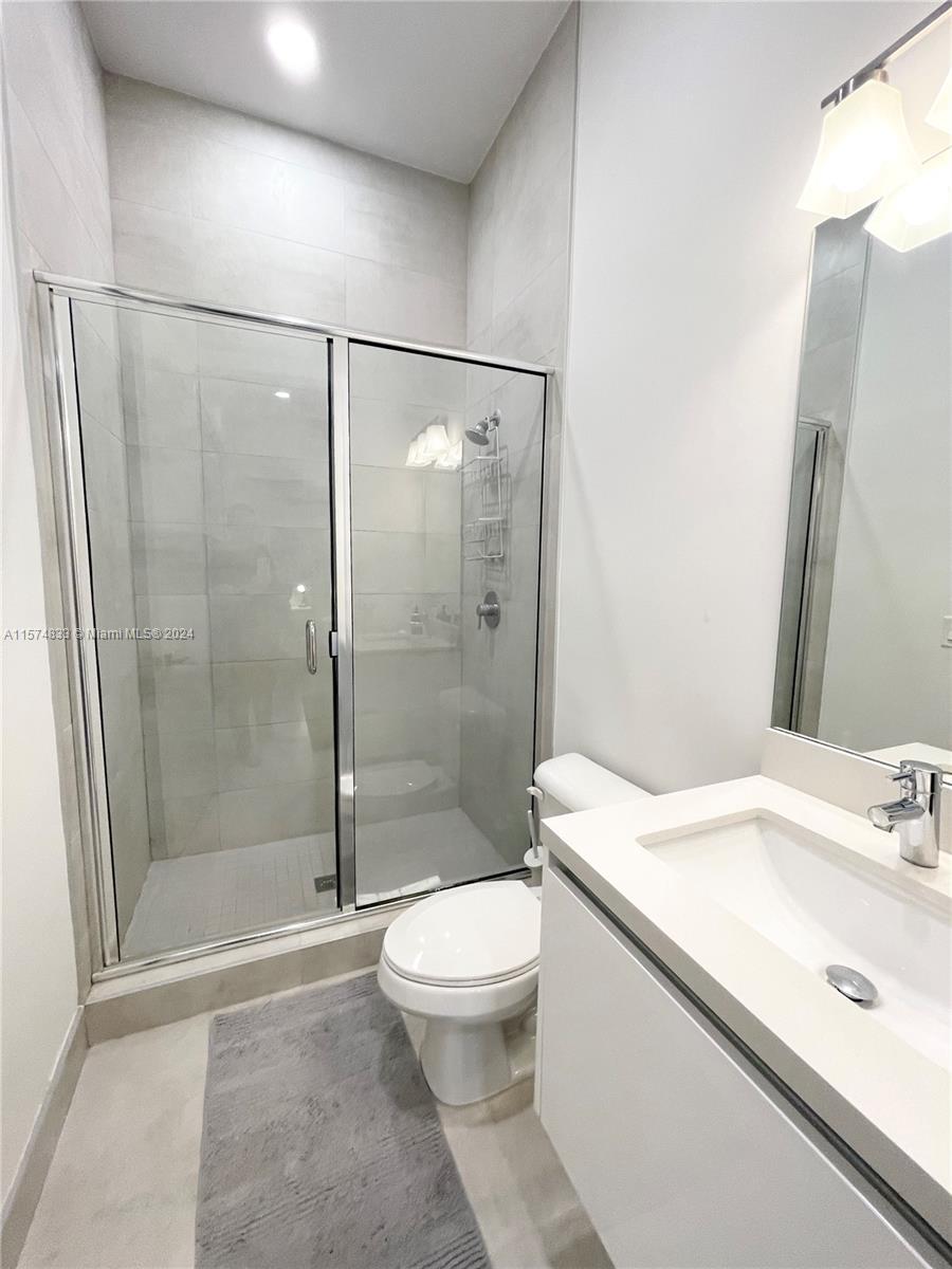 DORAL COMMONS - Residential