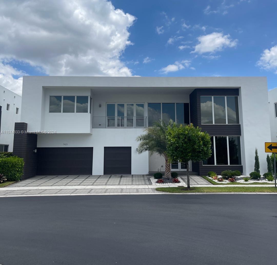 Property for Sale at 7423 Nw 102nd Ct, Doral, Miami-Dade County, Florida - Bedrooms: 5 
Bathrooms: 6  - $2,350,000