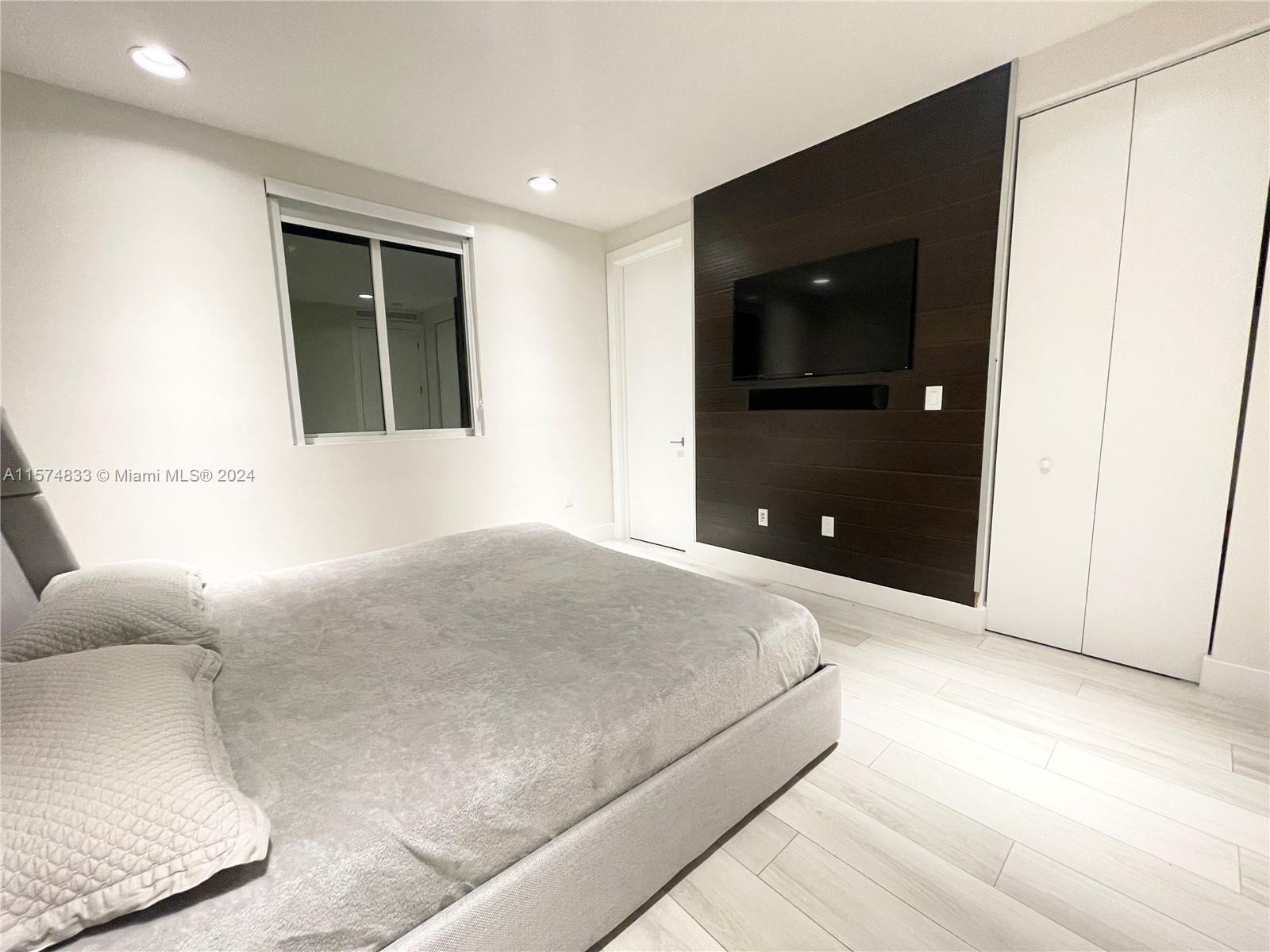 DORAL COMMONS - Residential