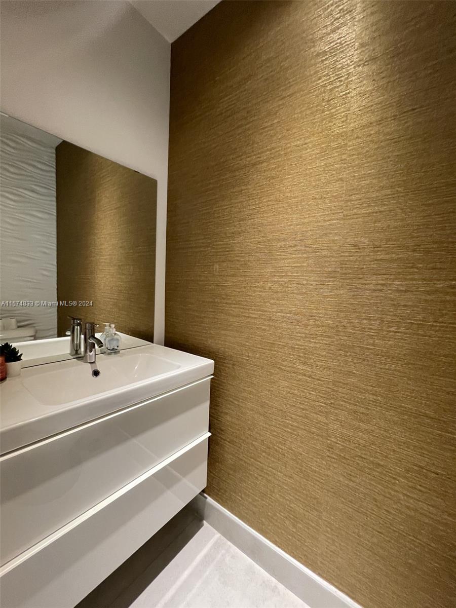 DORAL COMMONS - Residential