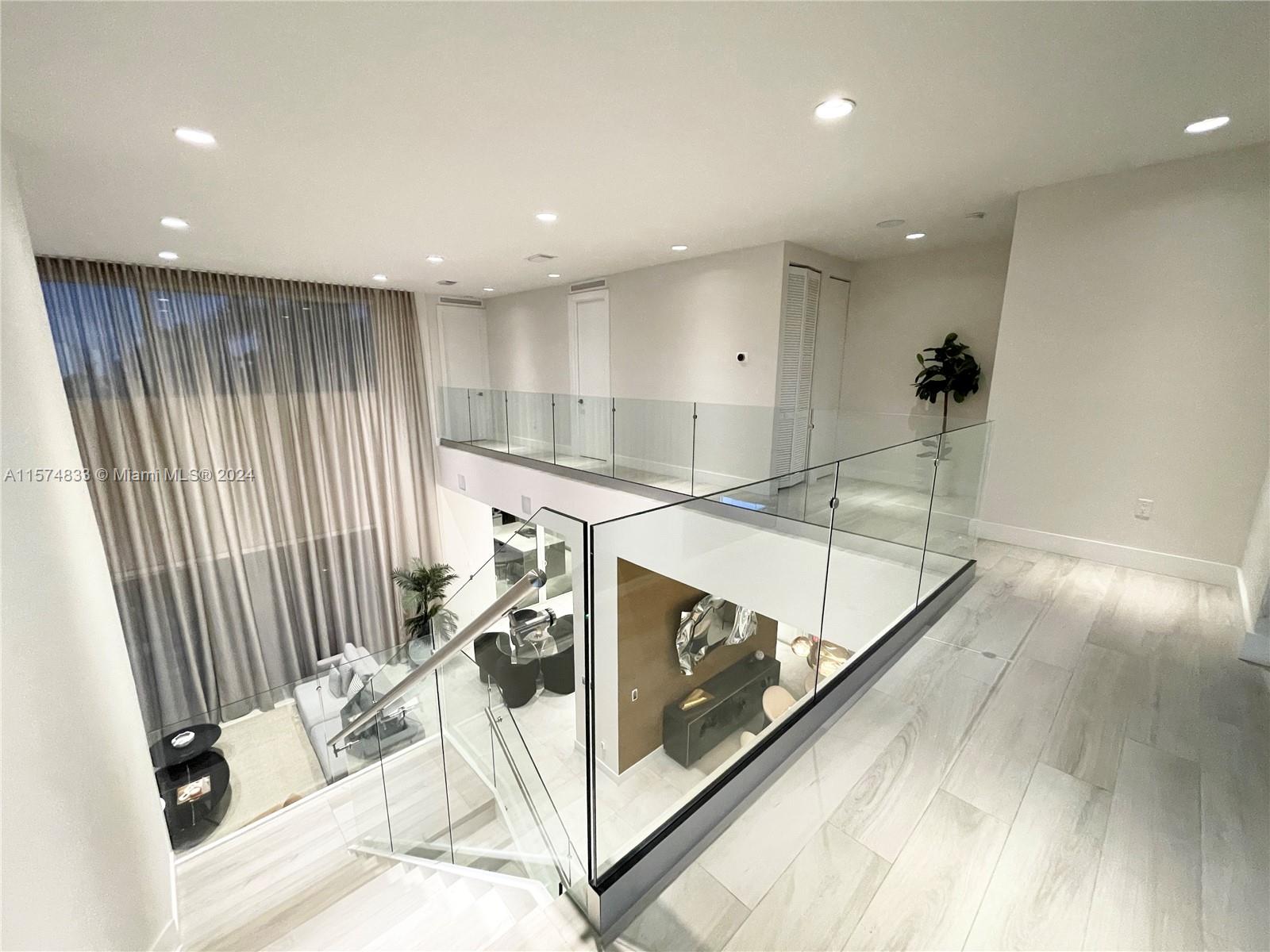 DORAL COMMONS - Residential