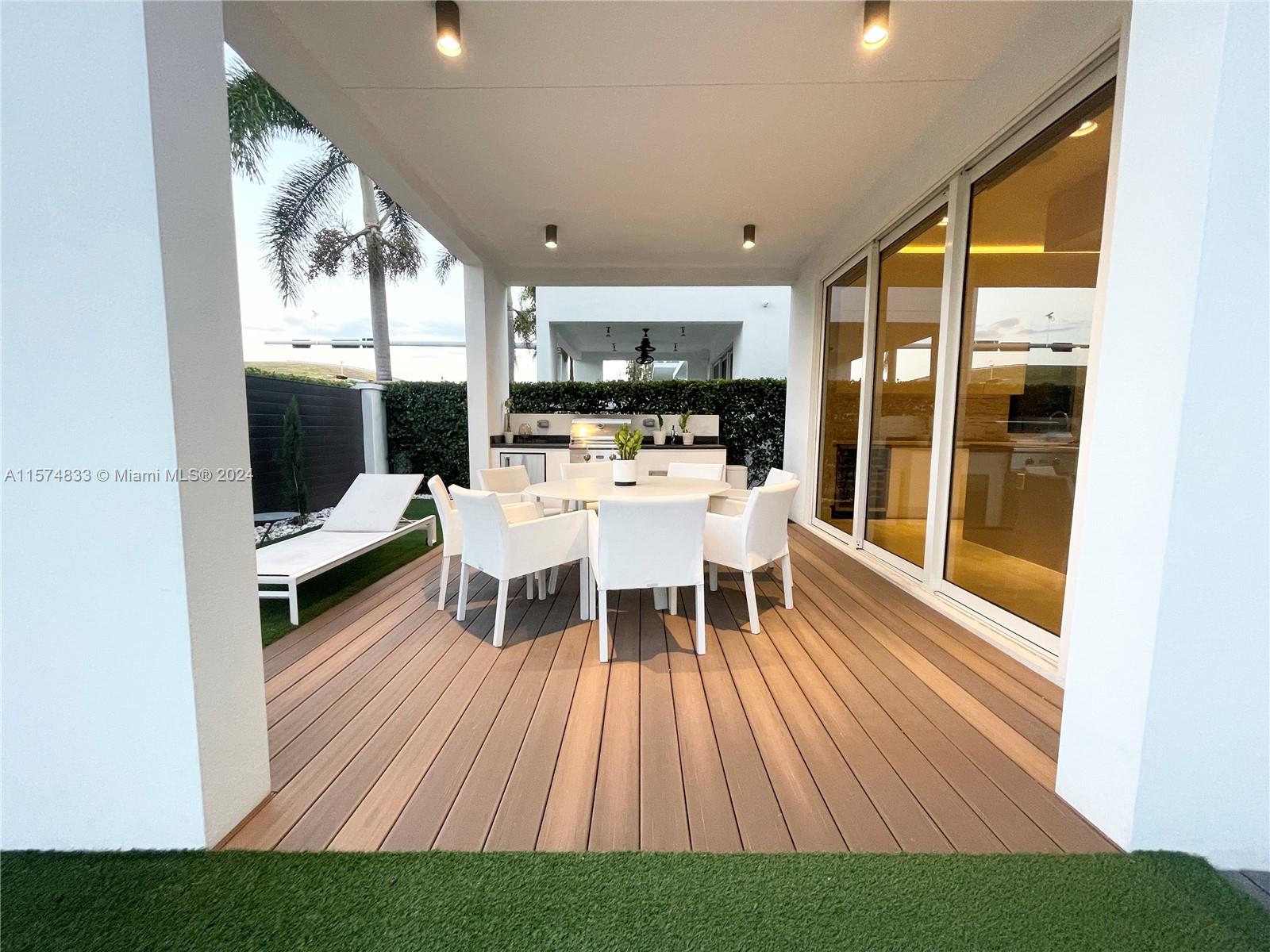 DORAL COMMONS - Residential