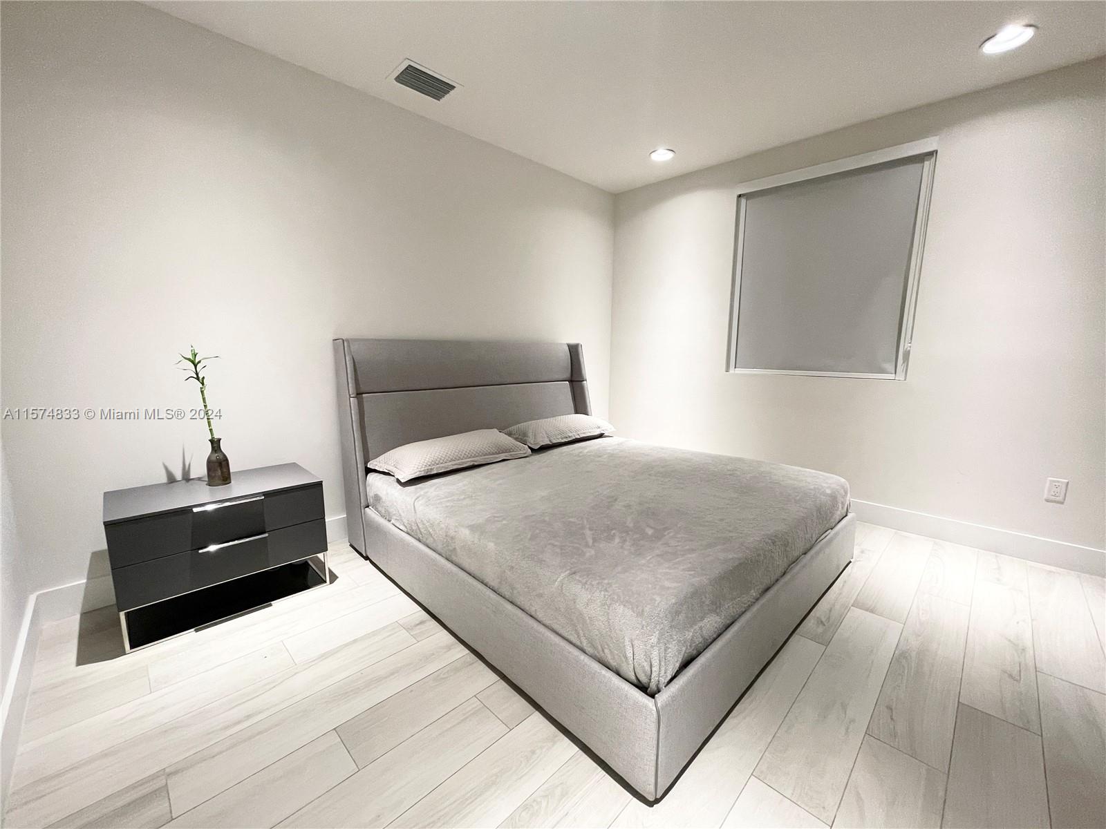 DORAL COMMONS - Residential