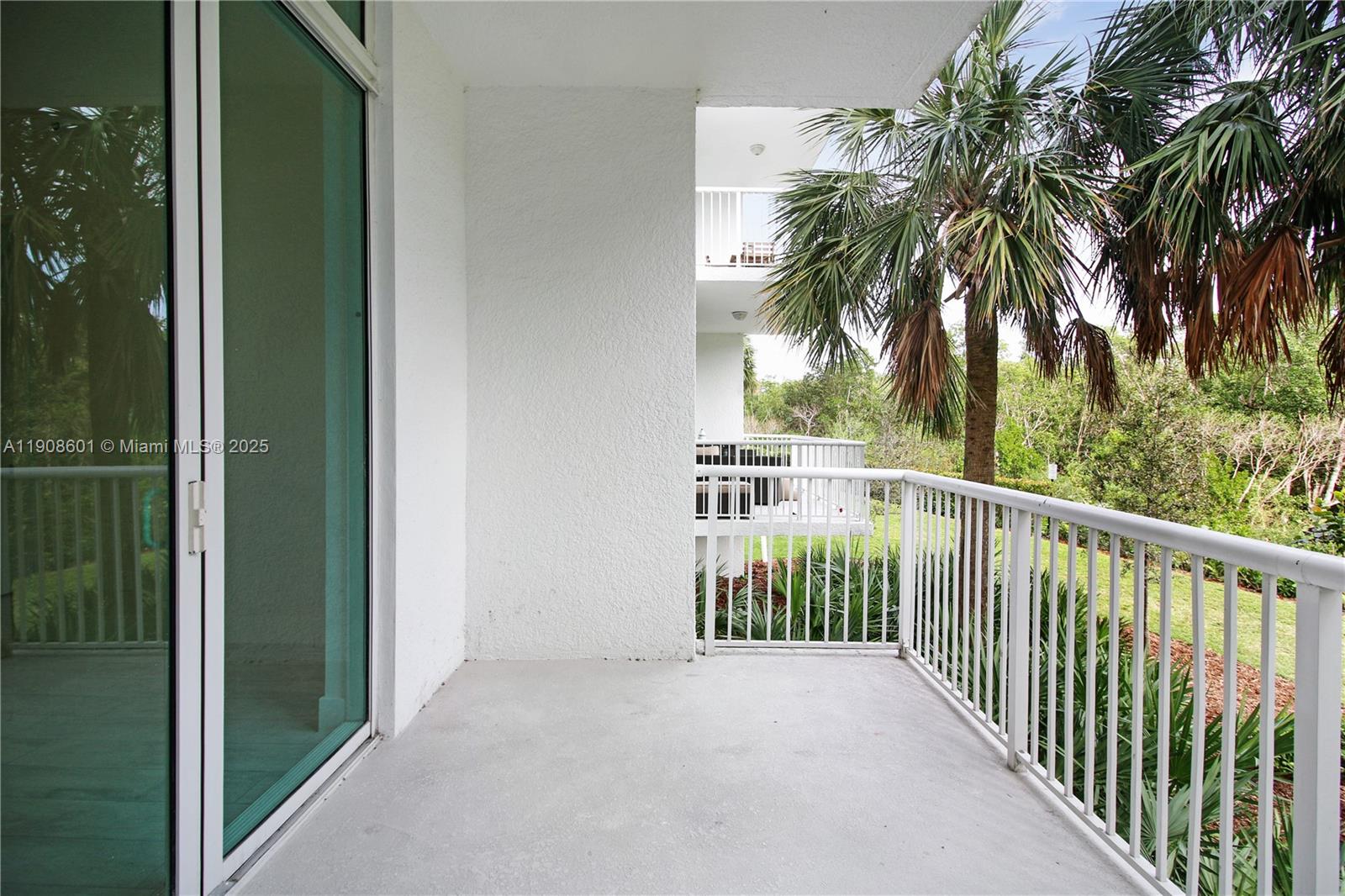 THE OAKS I CONDO - Residential Lease