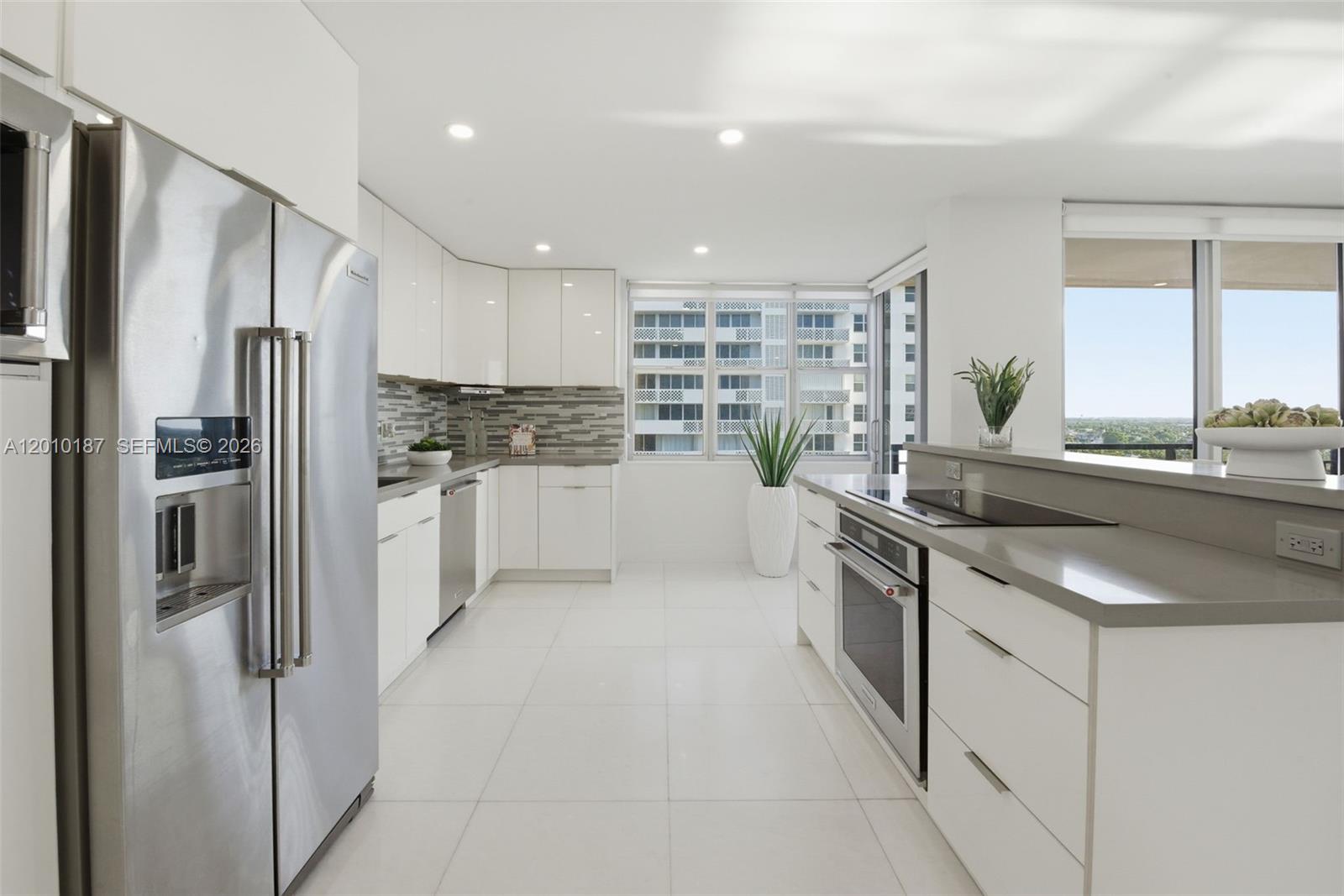 CLOISTER DEL MAR - Residential