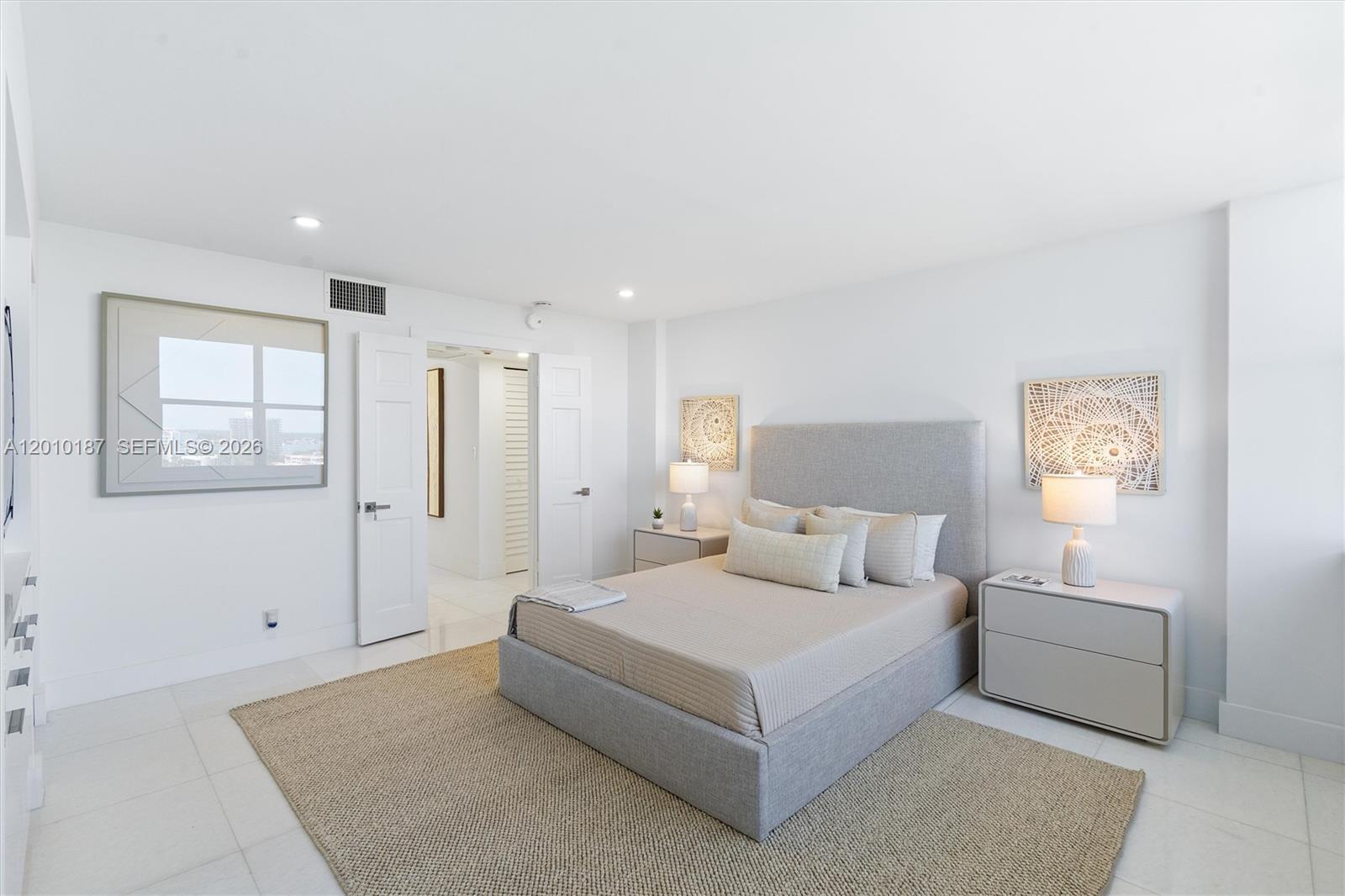 CLOISTER DEL MAR - Residential
