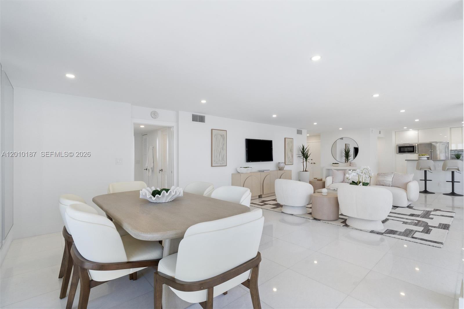 CLOISTER DEL MAR - Residential