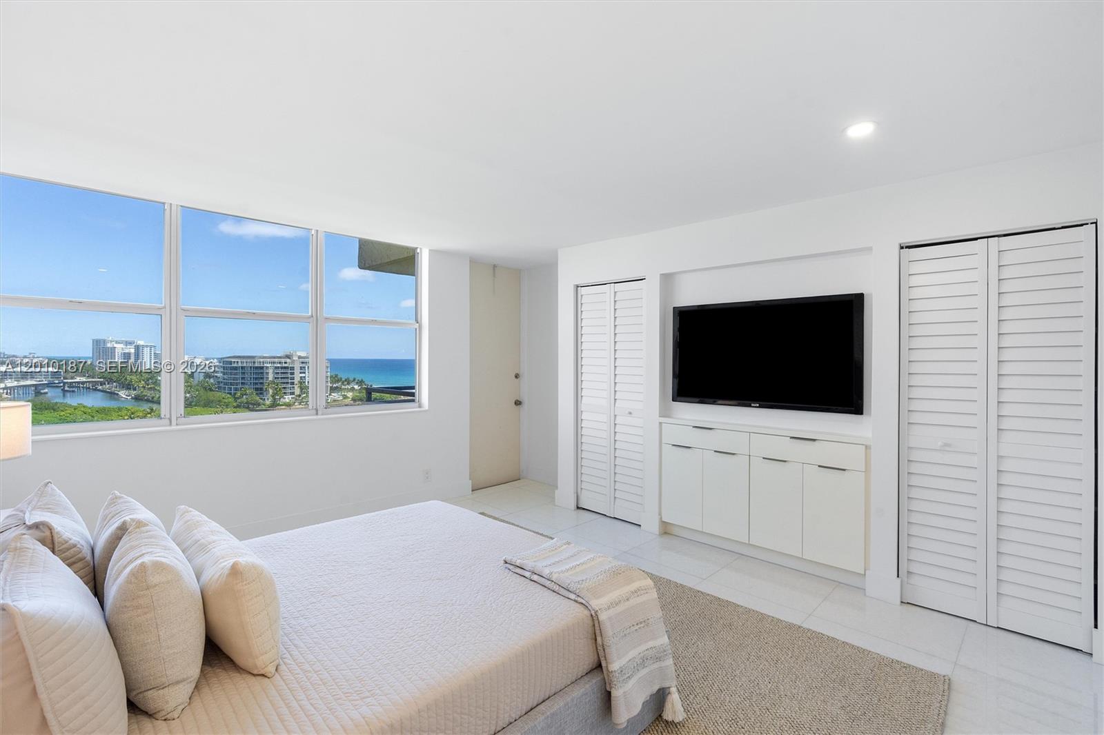 CLOISTER DEL MAR - Residential