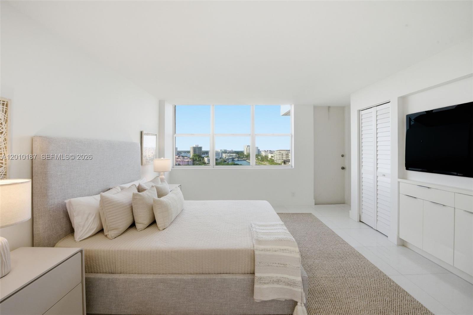 CLOISTER DEL MAR - Residential