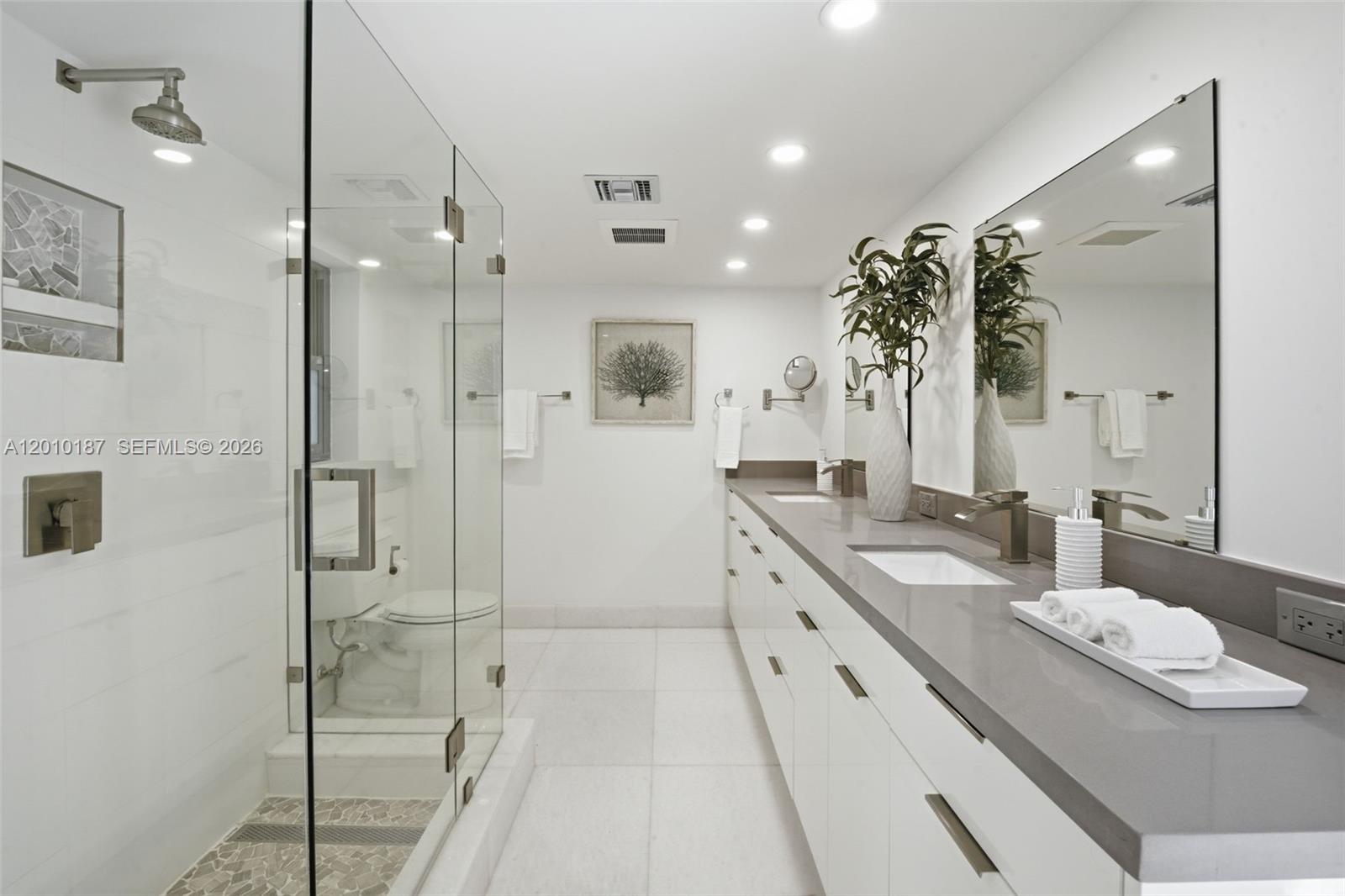 CLOISTER DEL MAR - Residential