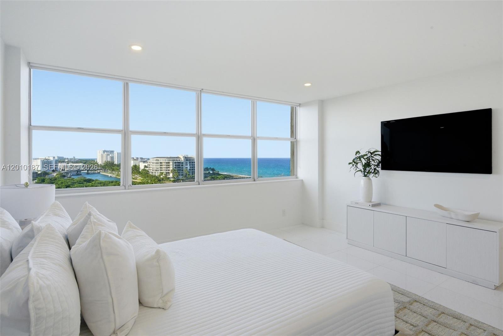 CLOISTER DEL MAR - Residential