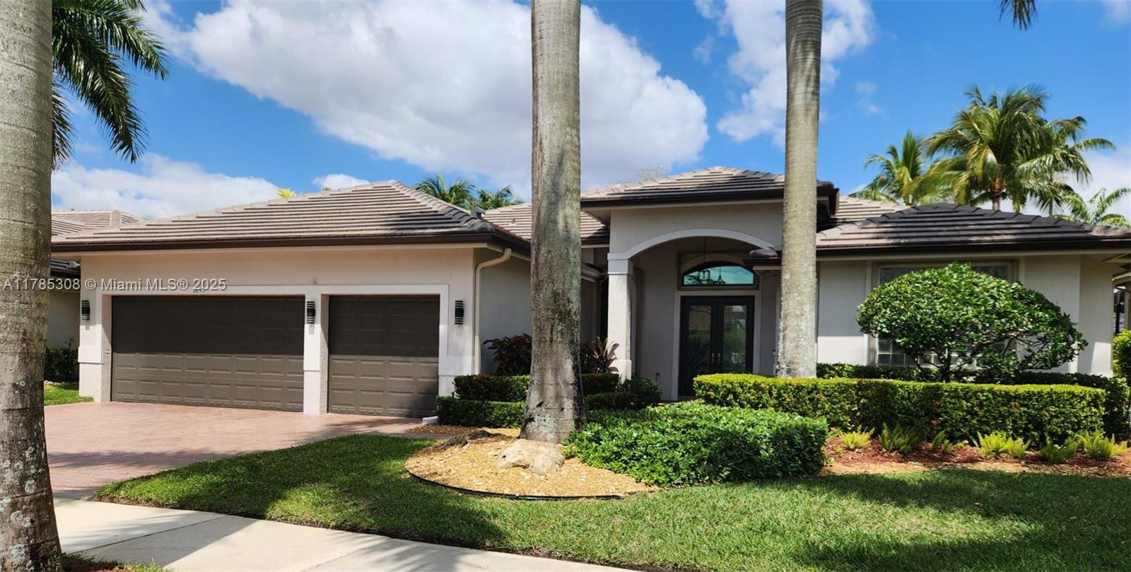 Property for Sale at Address Not Disclosed, Weston, Broward County, Florida - Bedrooms: 4 
Bathrooms: 3  - $1,550,000