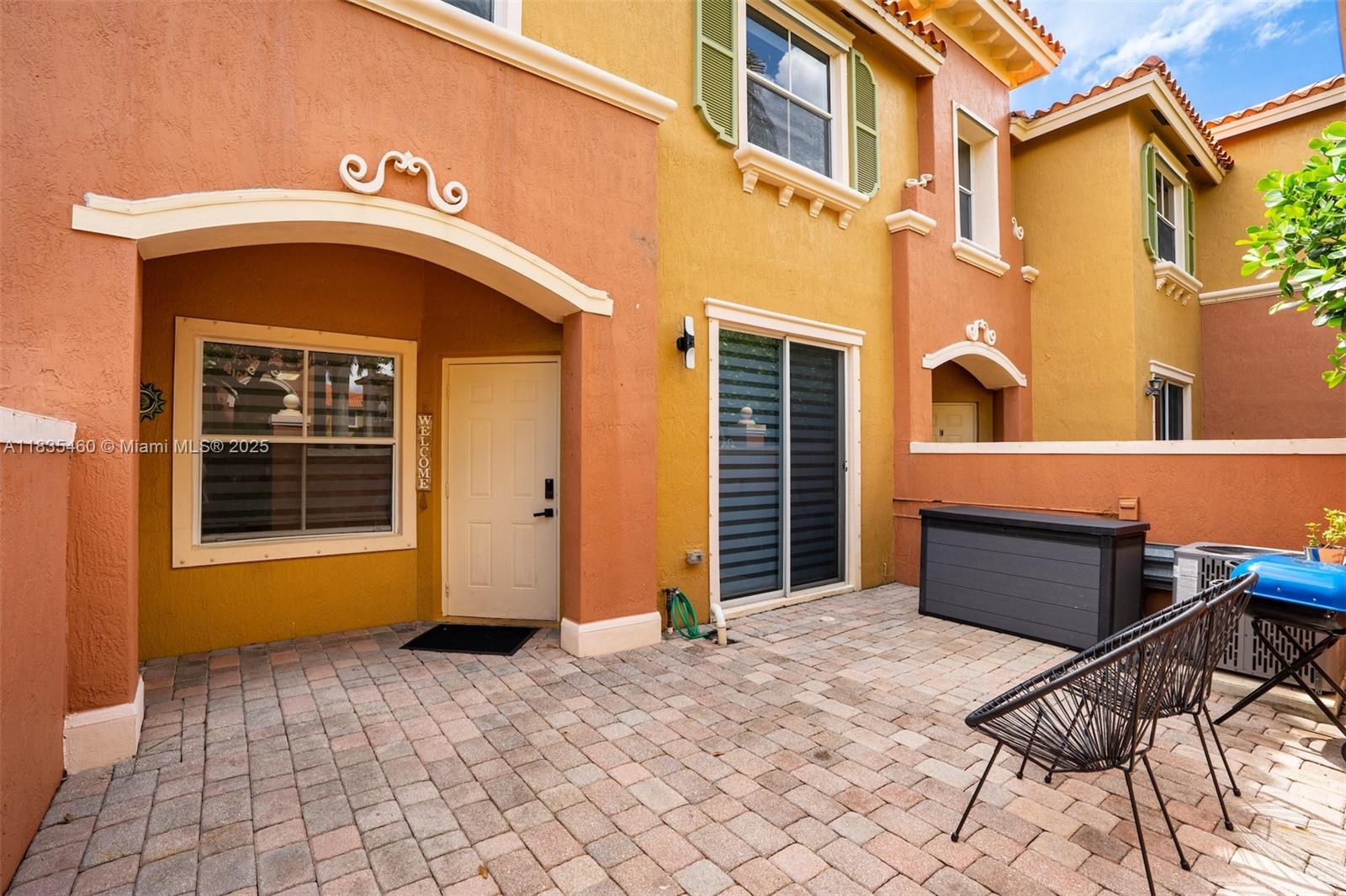 724 SW 106th Ave 2010, Pembroke Pines, FL, 33025/$369,000 2 724 SW 106th Ave 2010