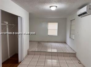 NORTH MIAMI GARDENS - Residential