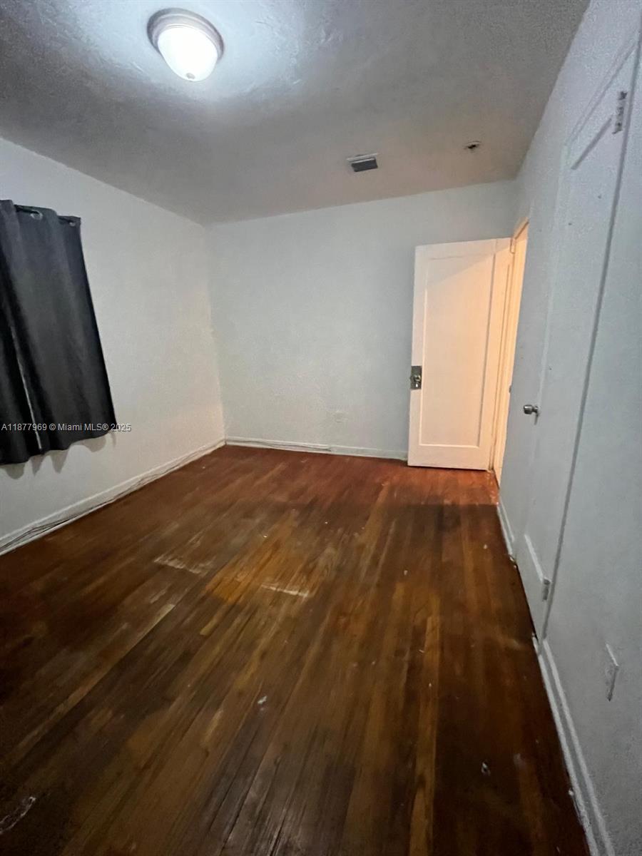 NORTH MIAMI GARDENS - Residential