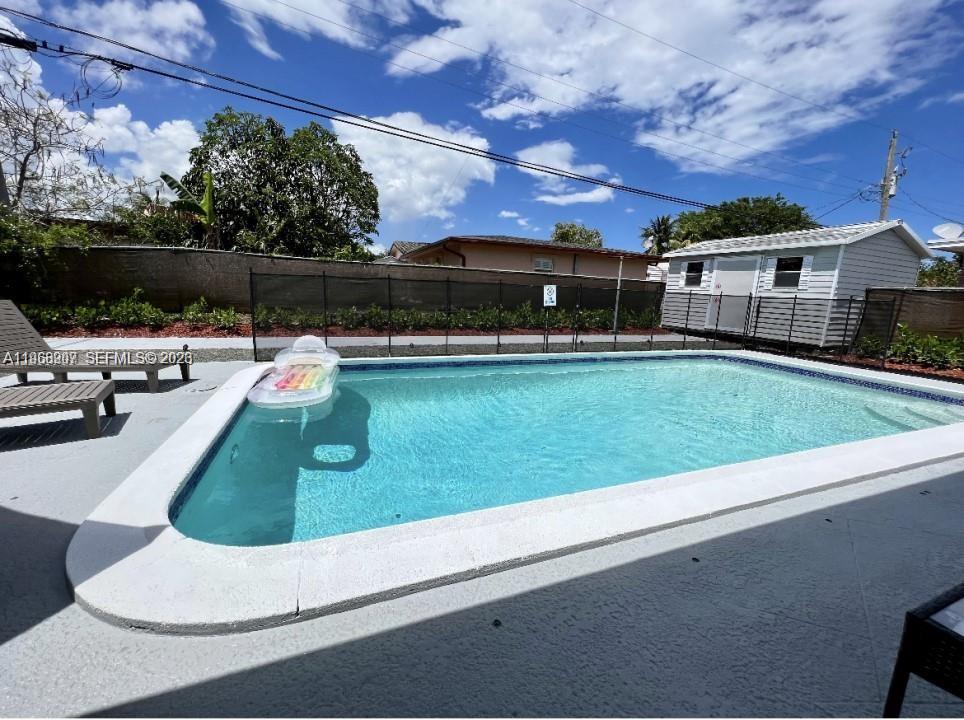 MIDLAND 1ST ADD - Residential