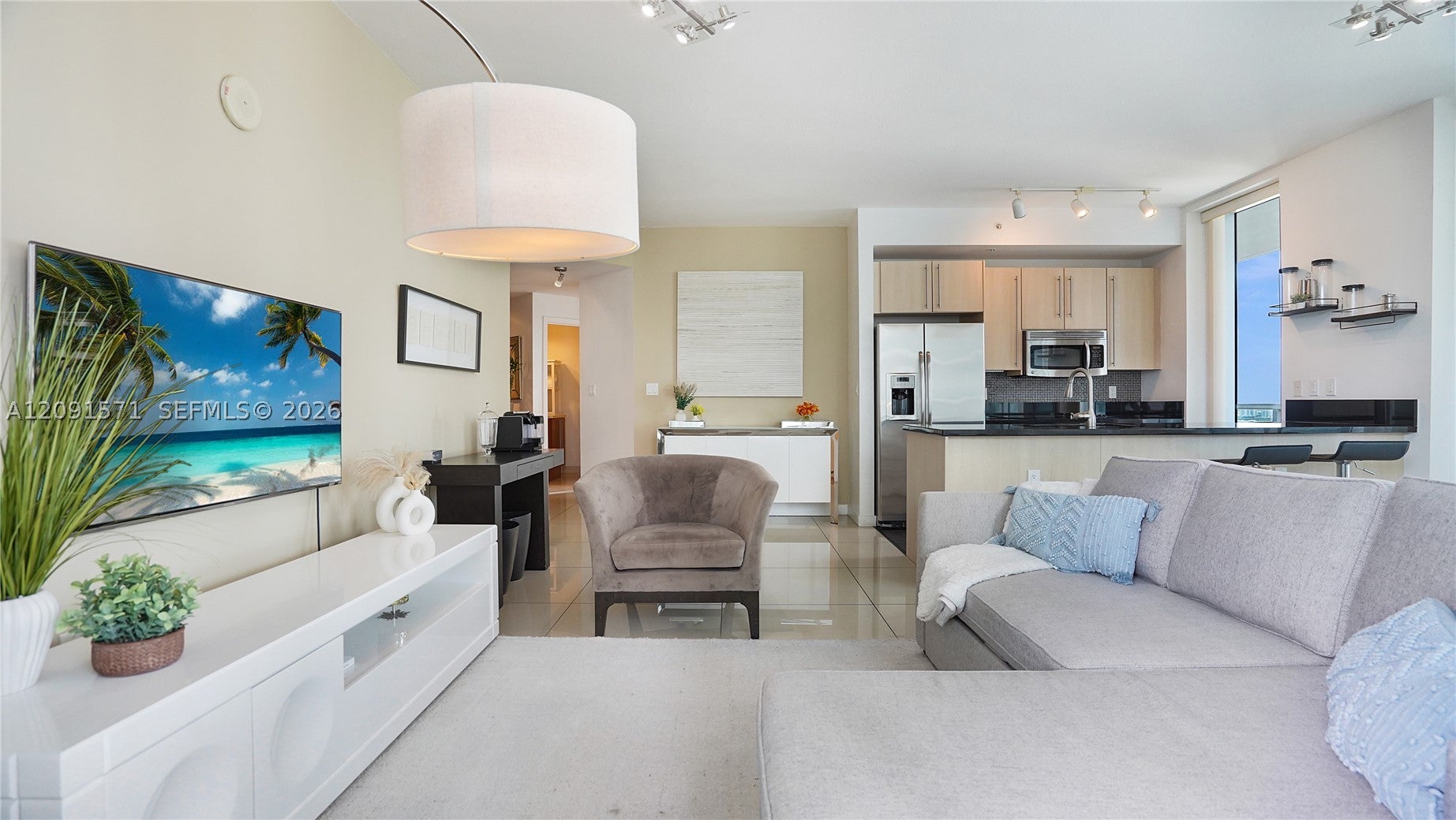 1111 SW 1st Ave 3220-N