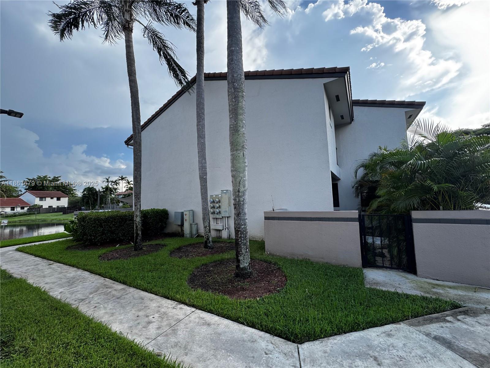 KENDALL LKS E LAKEVIEW TH - Residential Lease