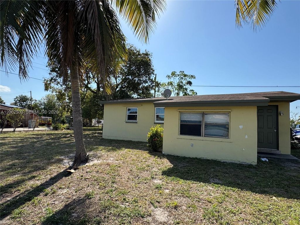 Photo of 600 NW 19th St, Pompano Beach, FL 33060 (MLS # A12002503)