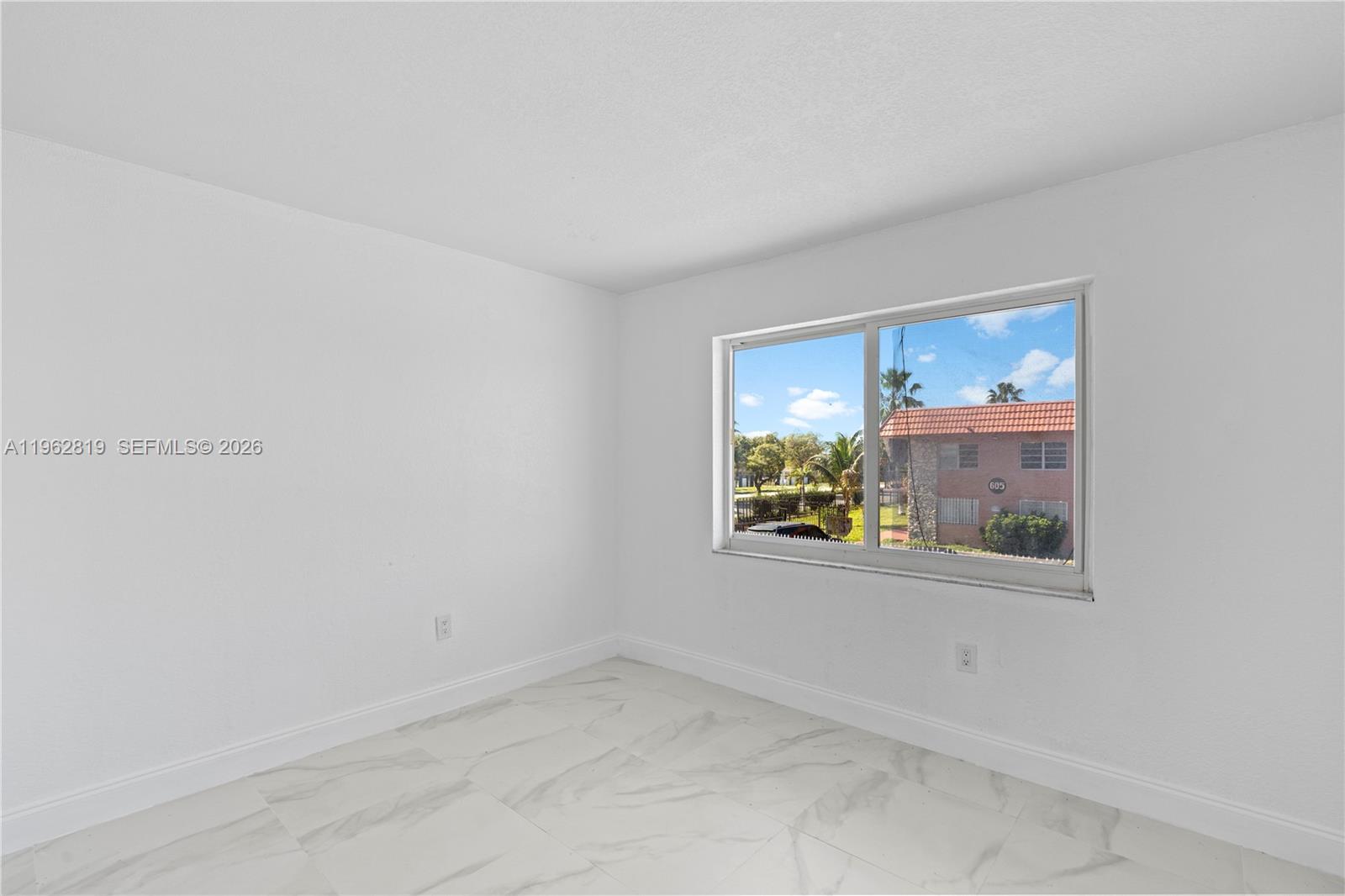 NEW WORLD CONDO APTS IV - Residential