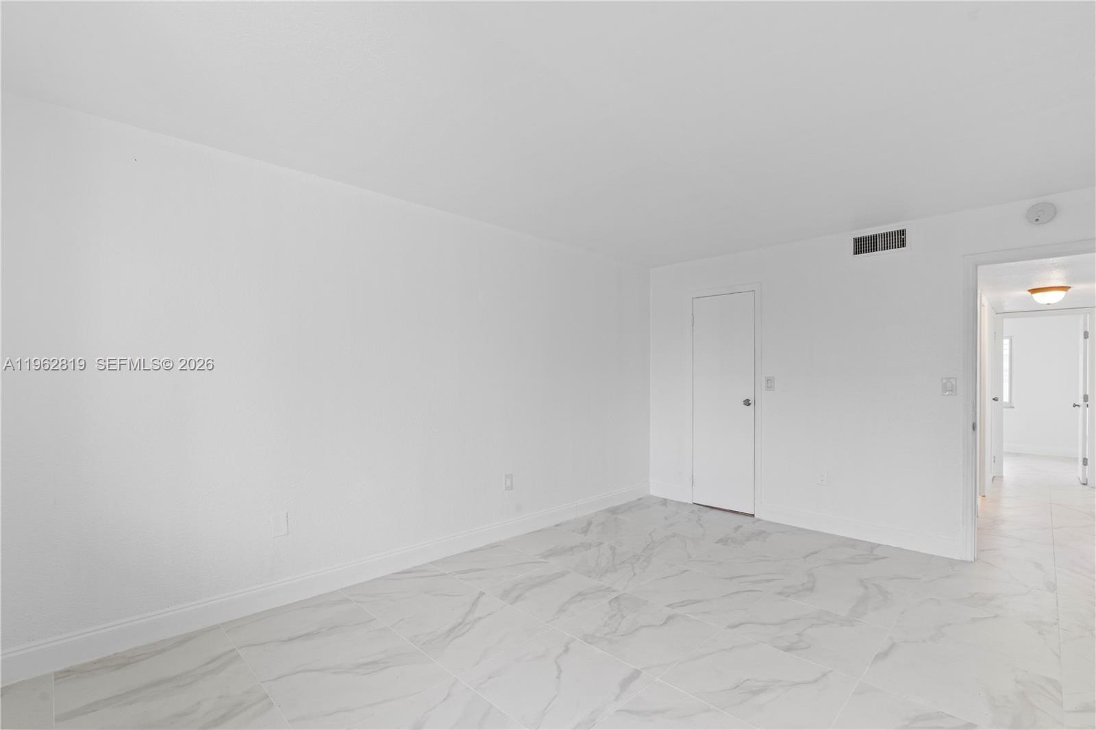 NEW WORLD CONDO APTS IV - Residential