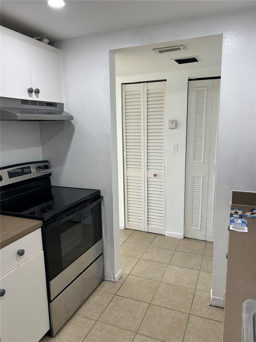 PROMENADE AT KENDALE LAKE - Residential