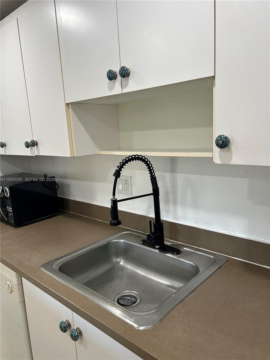 PROMENADE AT KENDALE LAKE - Residential