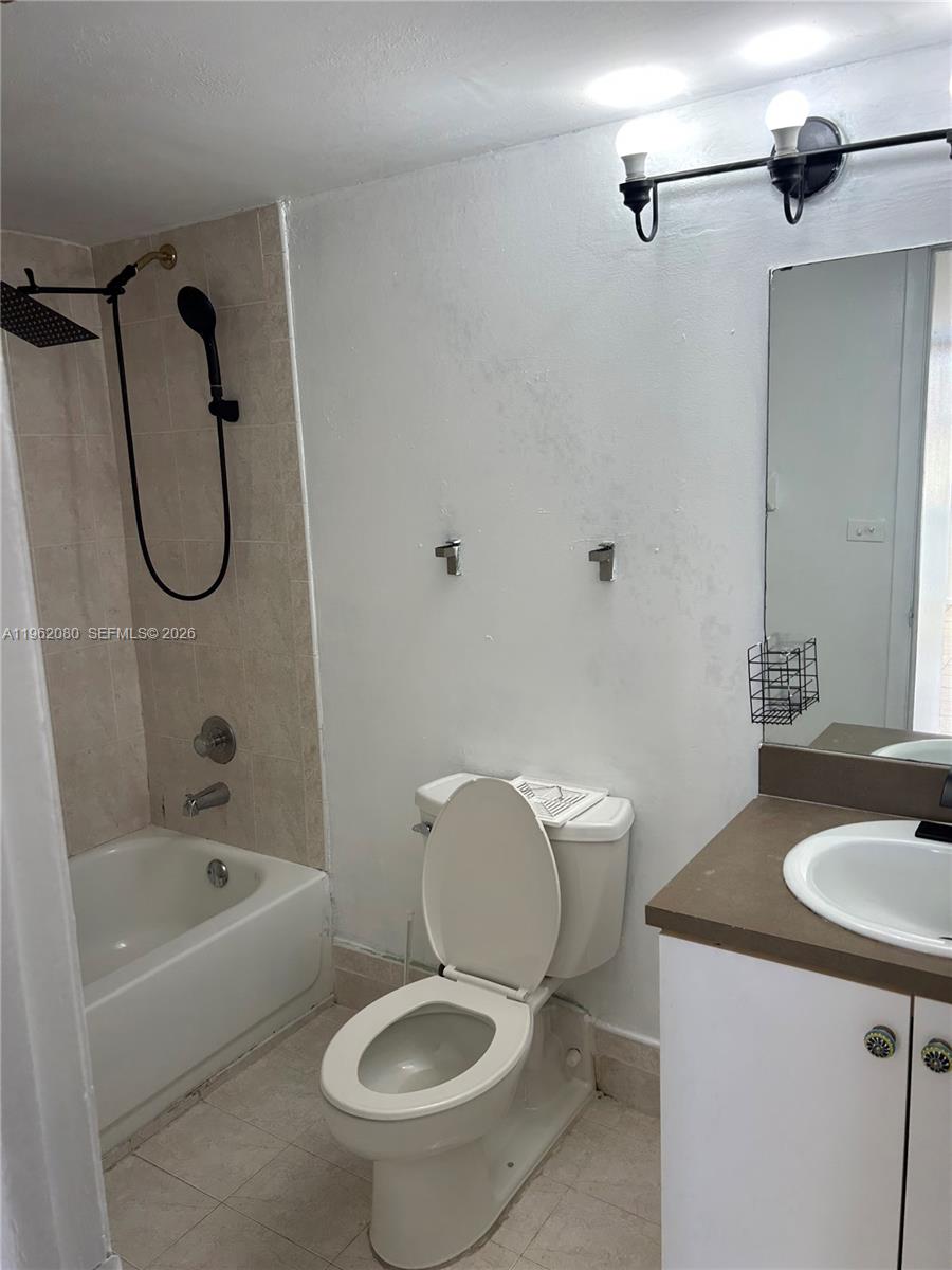 14311 N Kendall Dr 402A