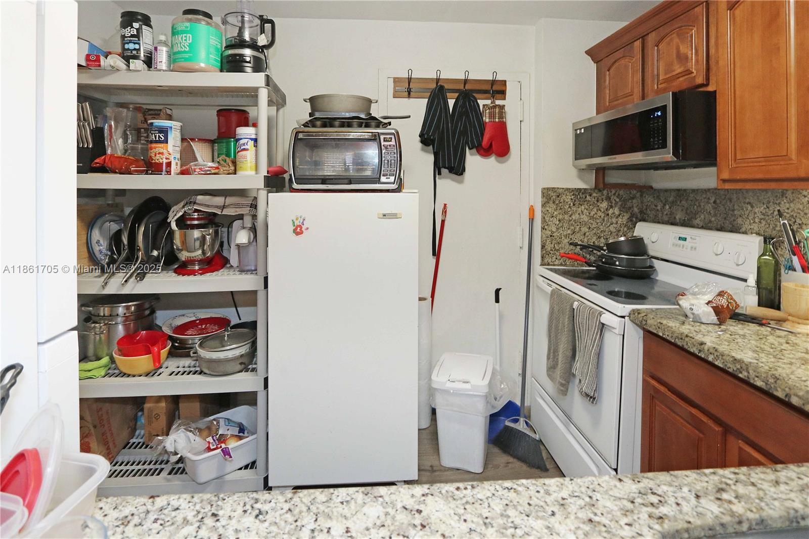 DADELAND PLACE CONDO - Residential