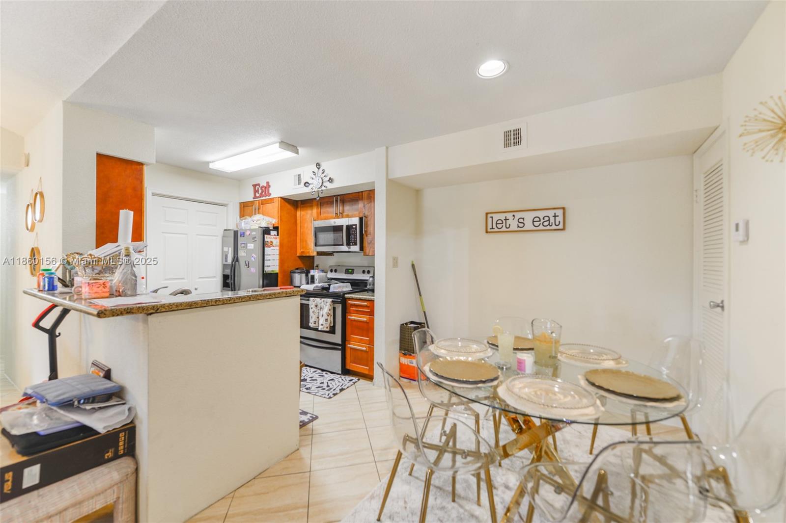 875 Riverside Dr 735