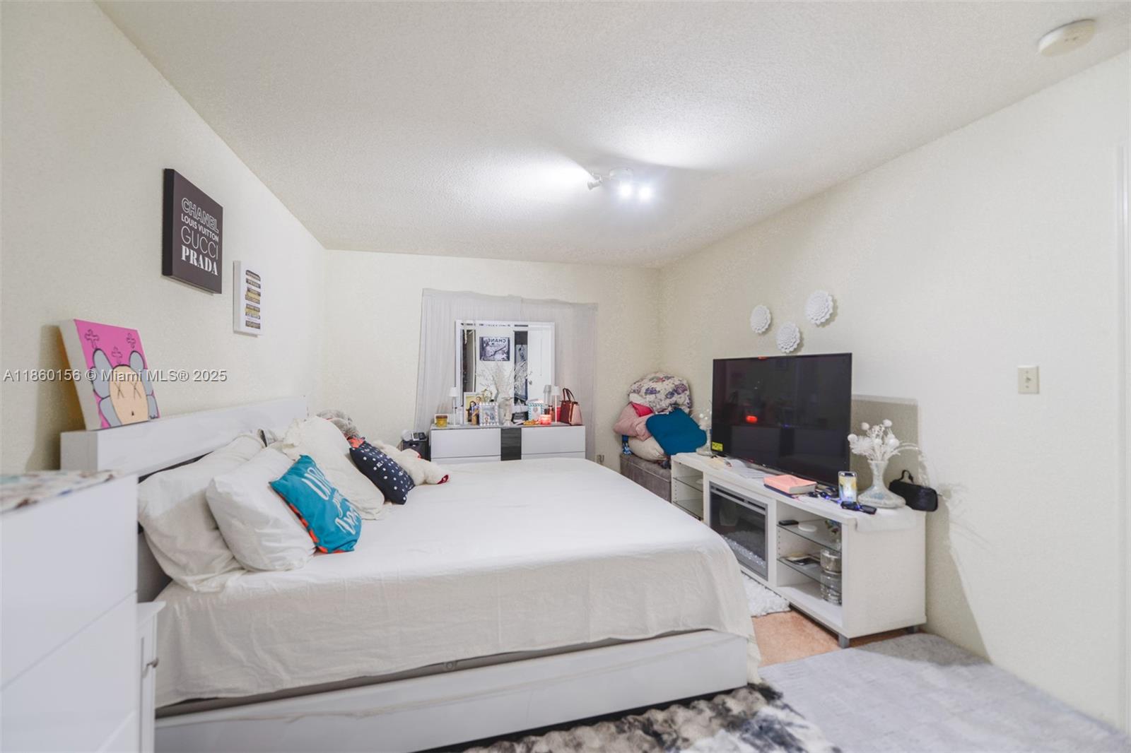 SAVANNAH AT RIVERSIDE CON - Residential