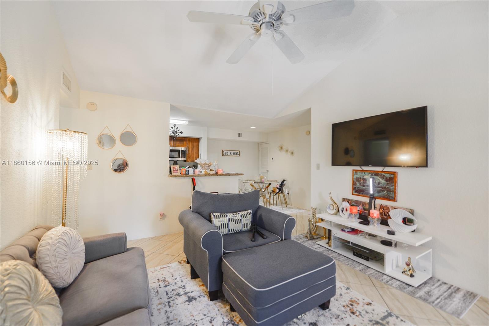 SAVANNAH AT RIVERSIDE CON - Residential