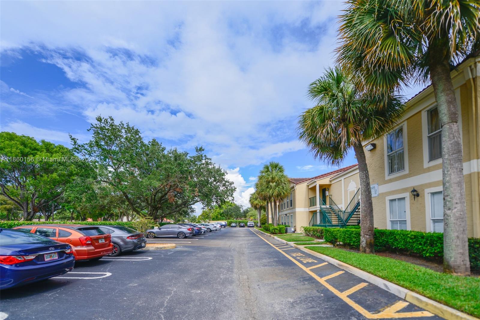 SAVANNAH AT RIVERSIDE CON - Residential