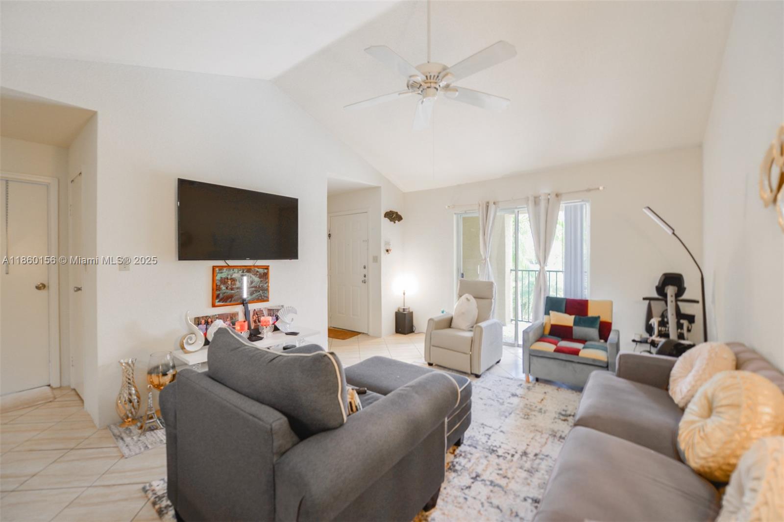 SAVANNAH AT RIVERSIDE CON - Residential