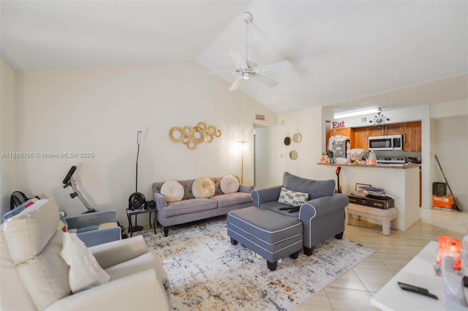 875 Riverside Dr 735