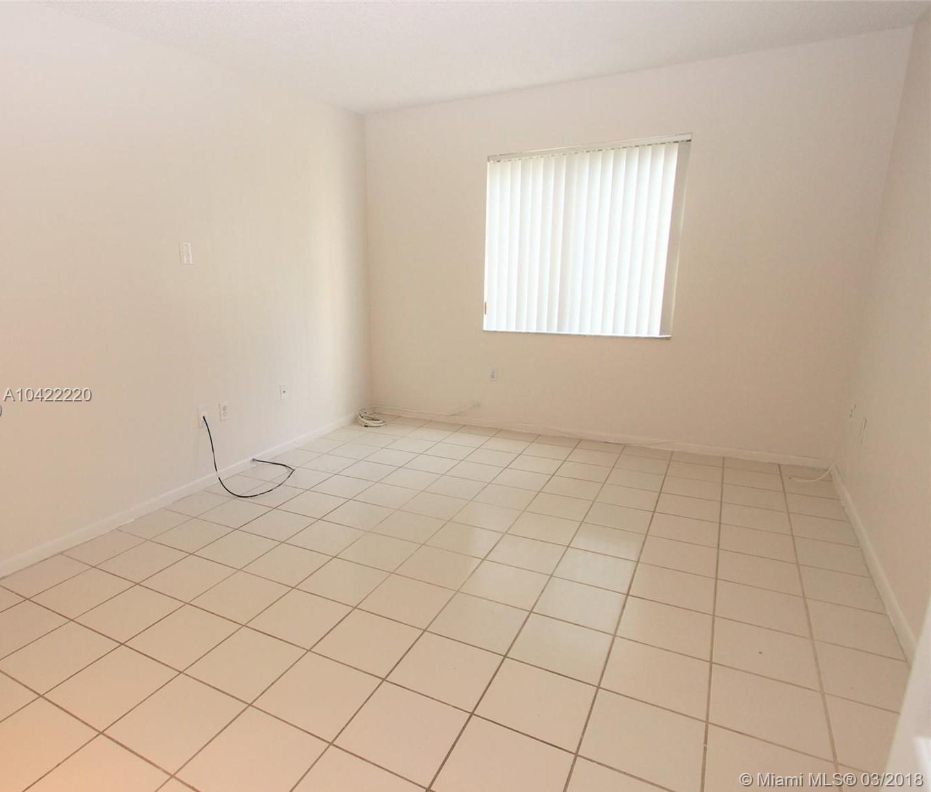 KENLAND WALK CONDO IV - Residential Lease