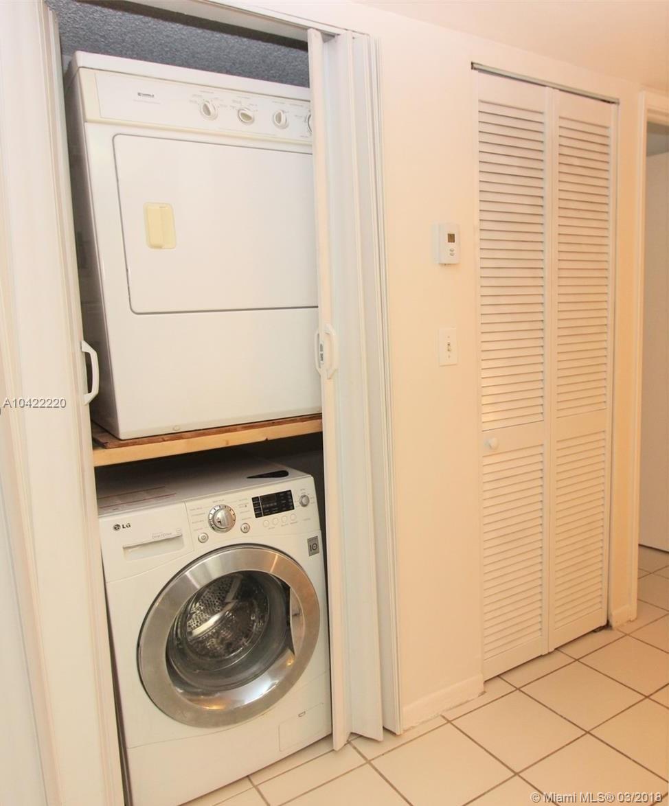 KENLAND WALK CONDO IV - Residential Lease