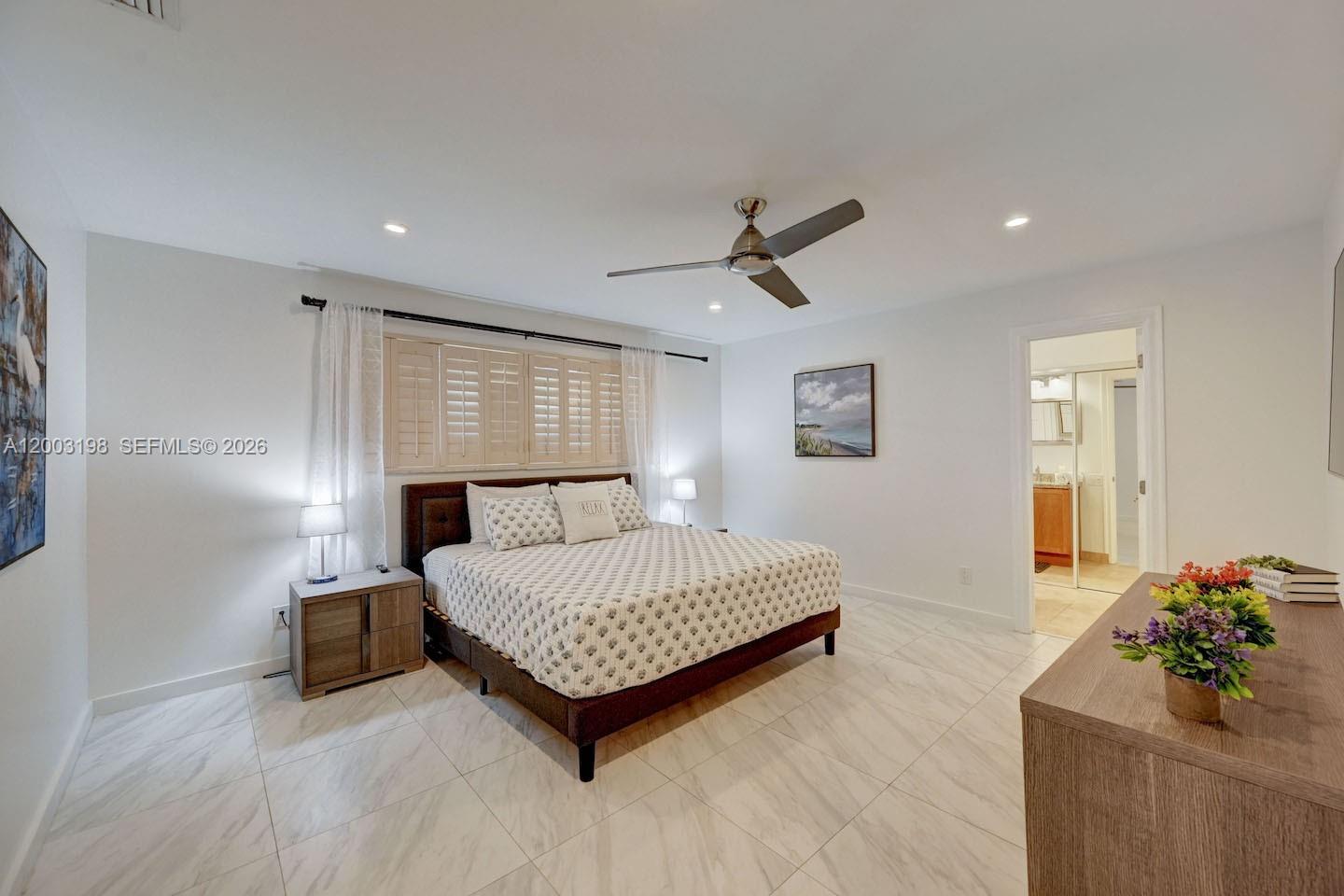 HOLLYWOOD LAKES SECTION - Residential