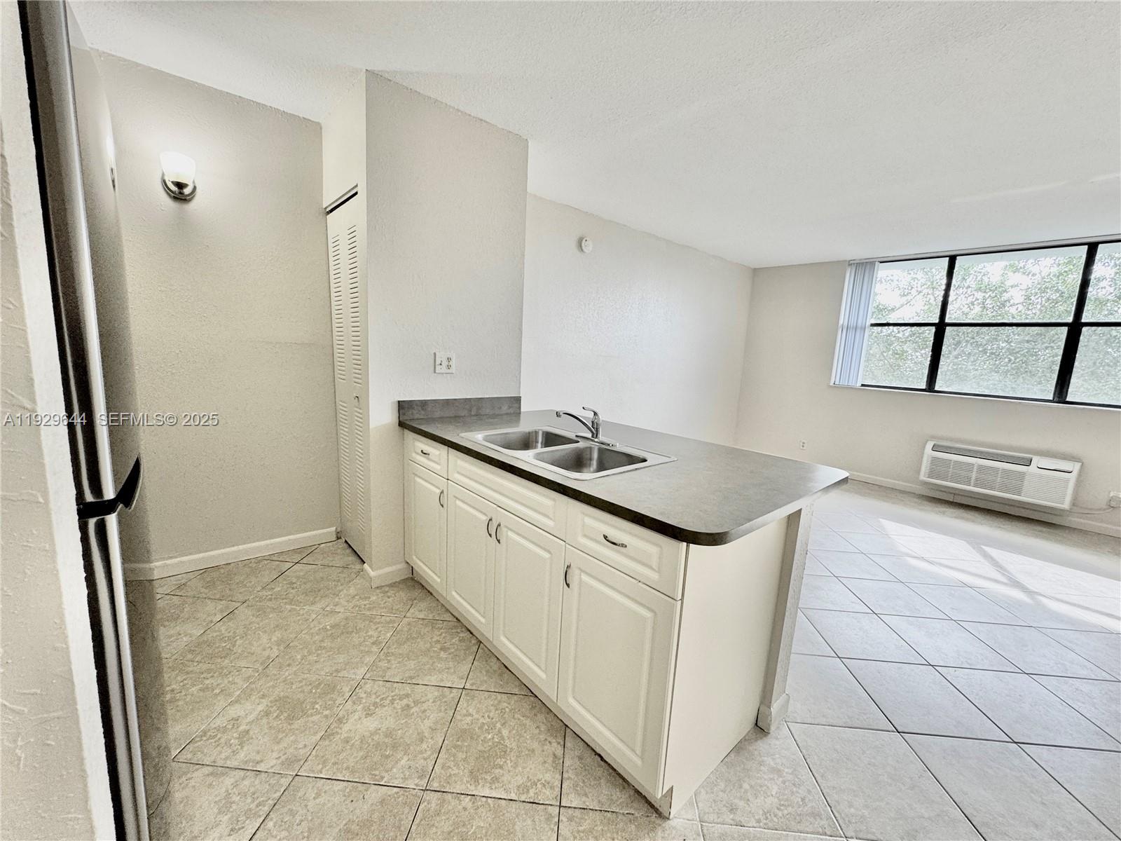 CORAL SPRINGS TOWER CLUB - Residential Lease