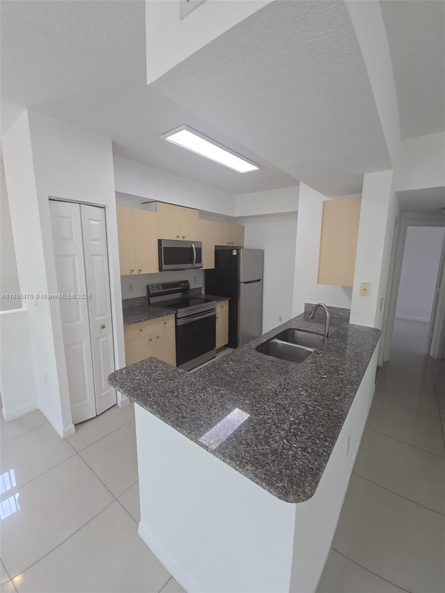 AVENTINE AT MIRAMAR CONDO - Residential Lease