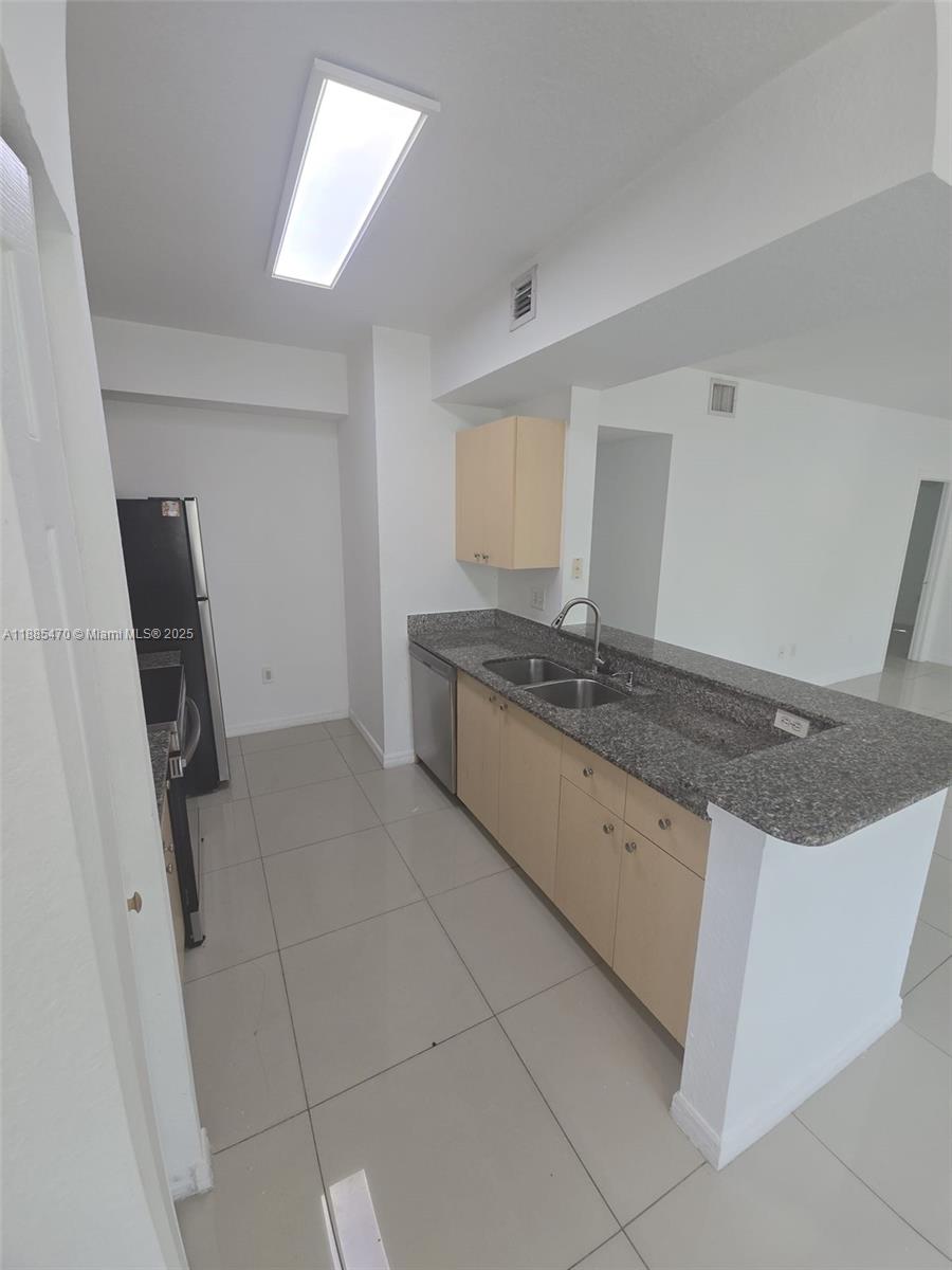 AVENTINE AT MIRAMAR CONDO - Residential Lease