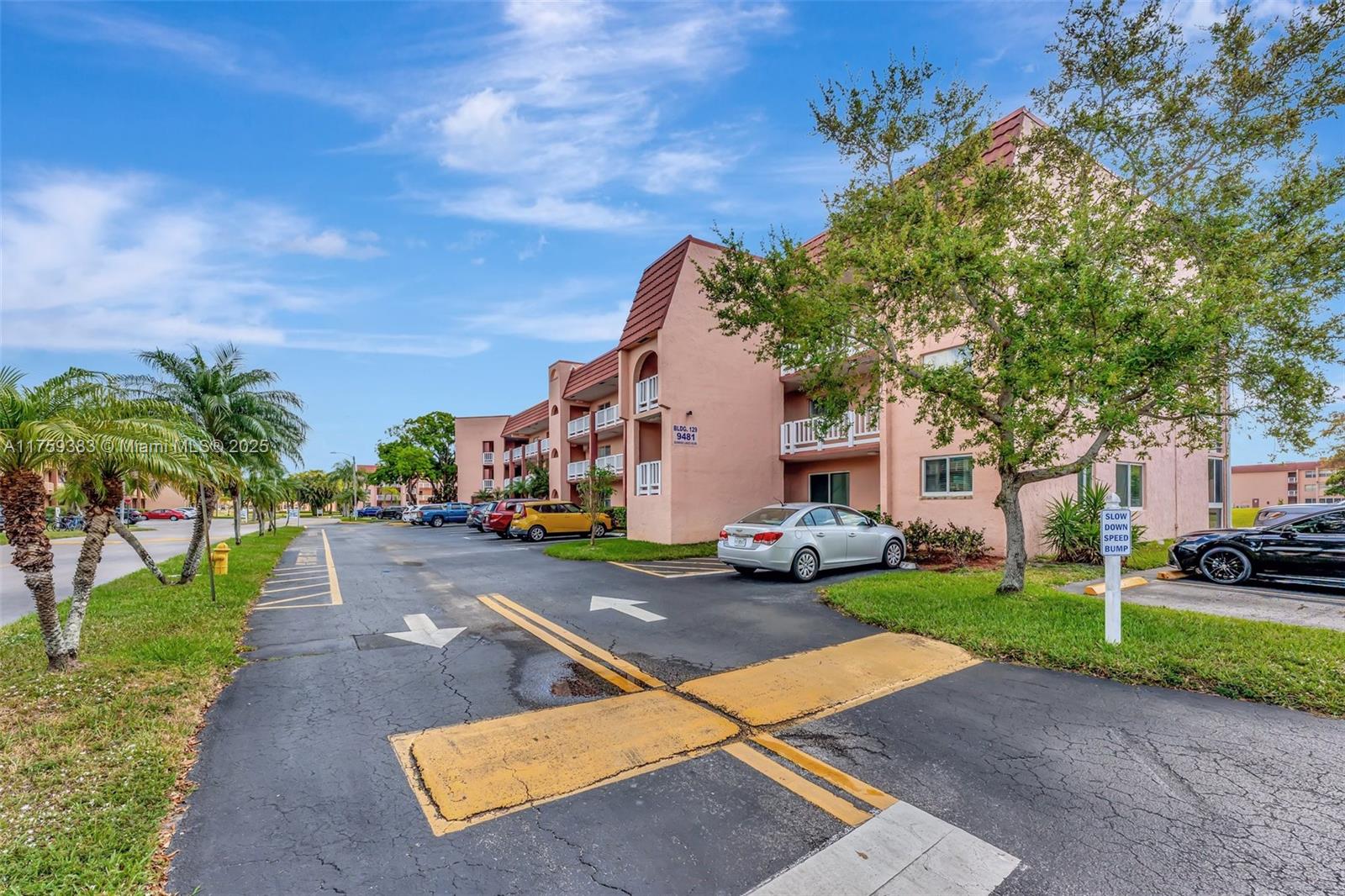 SUNRISE LAKES 129 CONDO - Residential