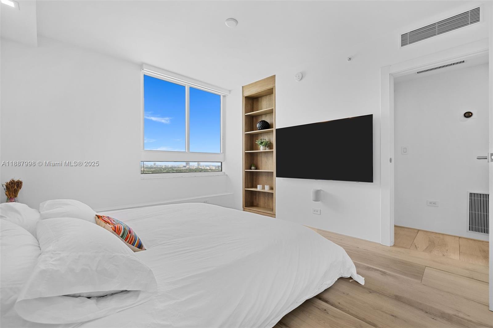 THE WAVERLY AT SOUTH BEAC - Residential