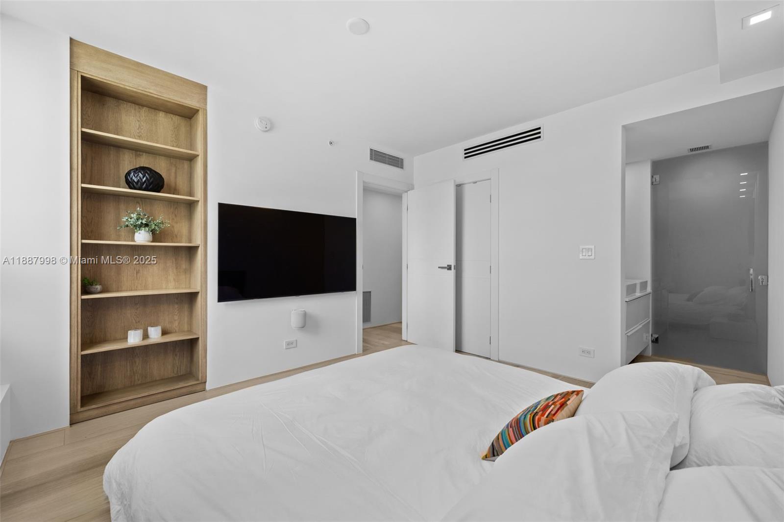 THE WAVERLY AT SOUTH BEAC - Residential