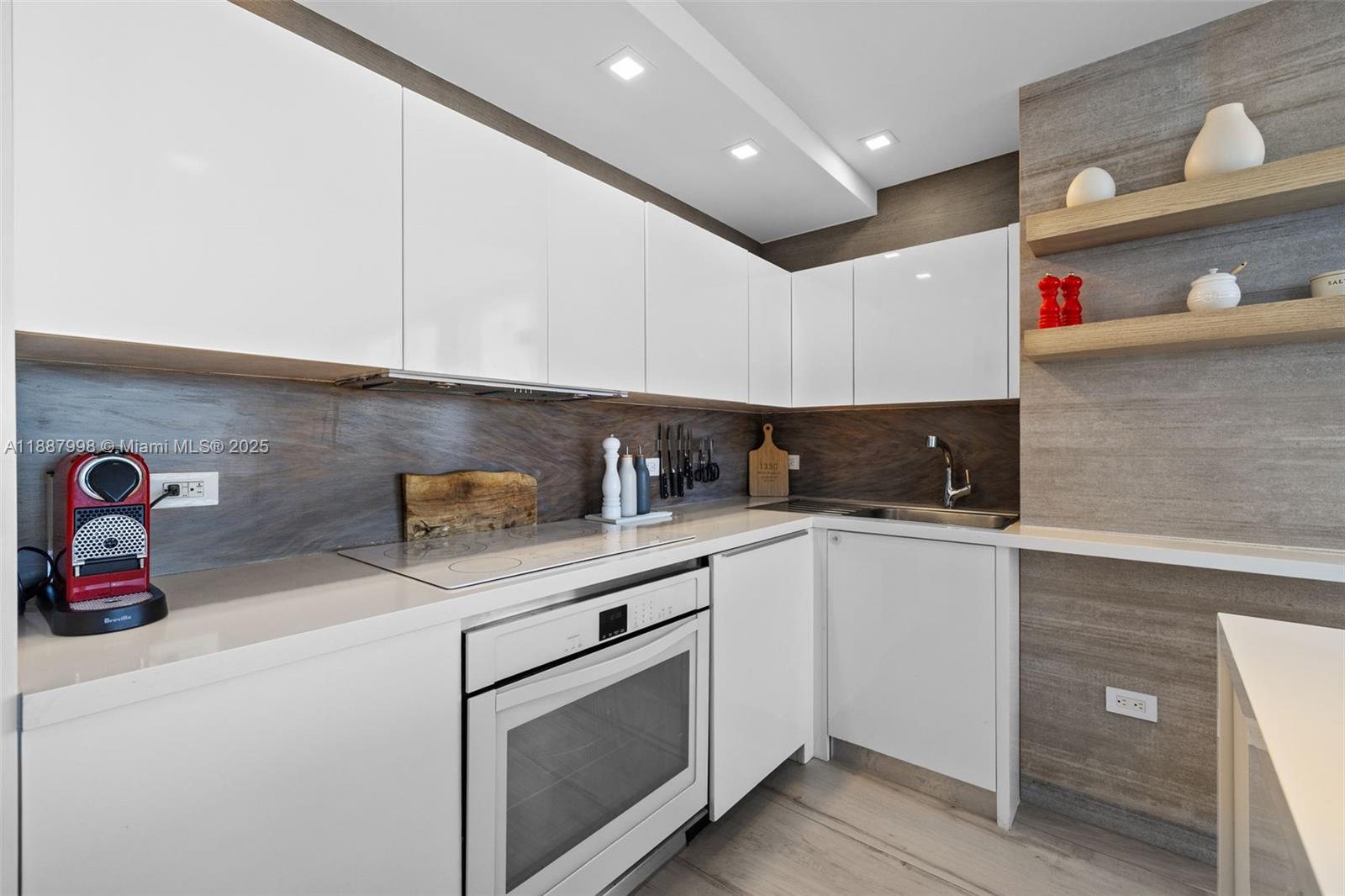 THE WAVERLY AT SOUTH BEAC - Residential