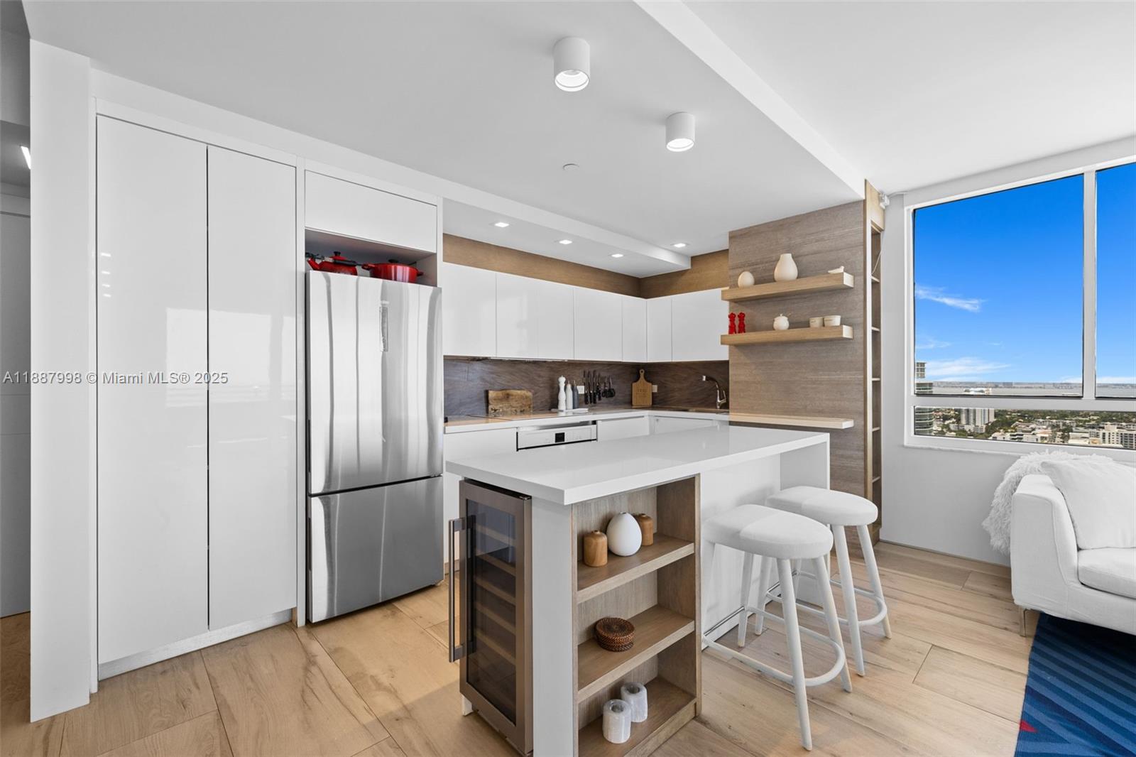 THE WAVERLY AT SOUTH BEAC - Residential