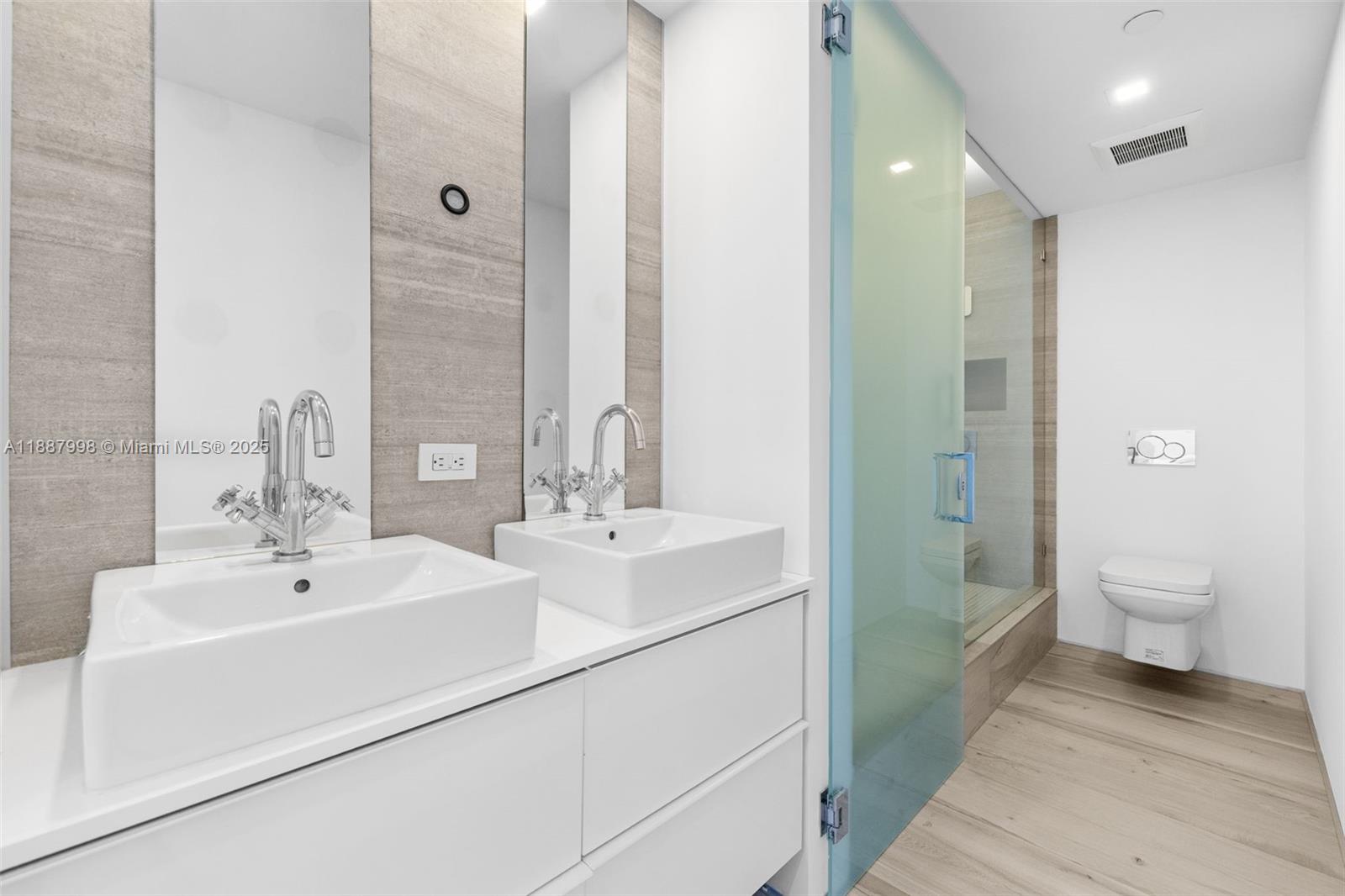 THE WAVERLY AT SOUTH BEAC - Residential
