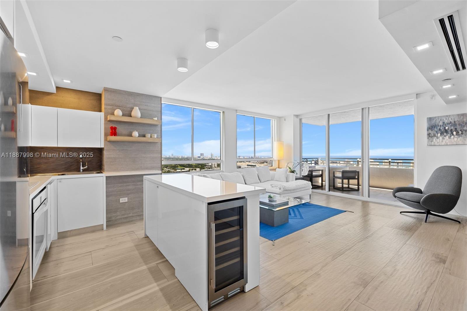 THE WAVERLY AT SOUTH BEAC - Residential