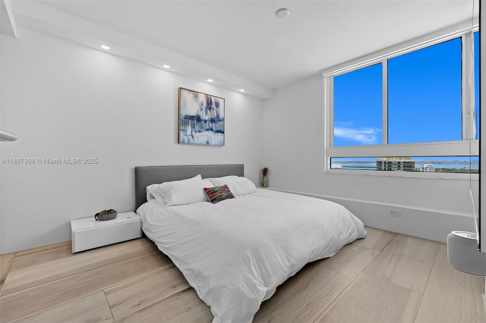 THE WAVERLY AT SOUTH BEAC - Residential