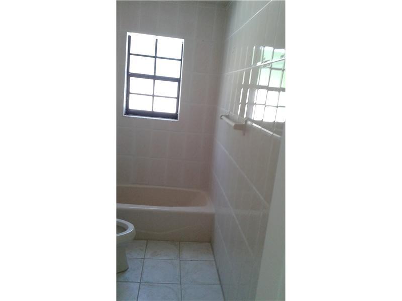 9 52 41 MYRTLE GROVE - Residential Lease